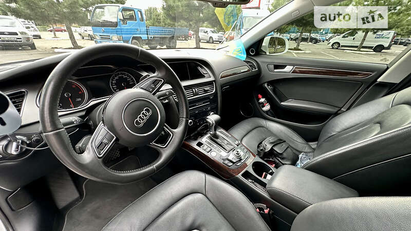 Седан Audi A4 2013 в Одессе