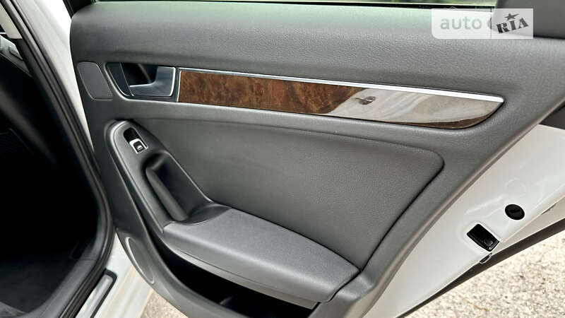 Седан Audi A4 2013 в Одессе
