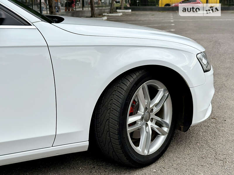 Седан Audi A4 2013 в Одессе