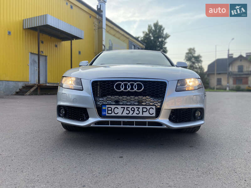 Седан Audi A4 2011 в Самборе
