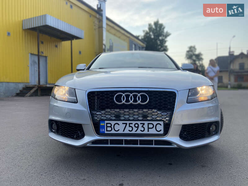 Седан Audi A4 2011 в Самборе