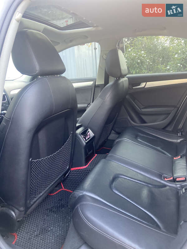 Седан Audi A4 2011 в Самборе