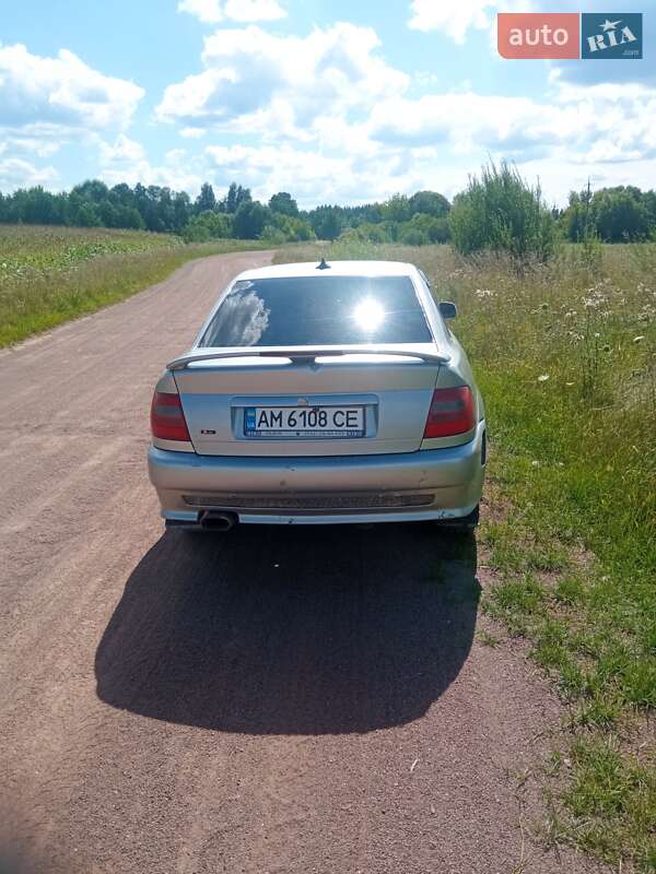 Седан Audi A4 1996 в Овруче