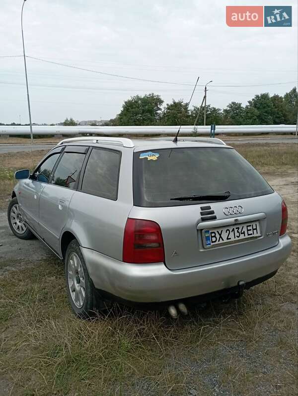 Универсал Audi A4 1998 в Нетешине