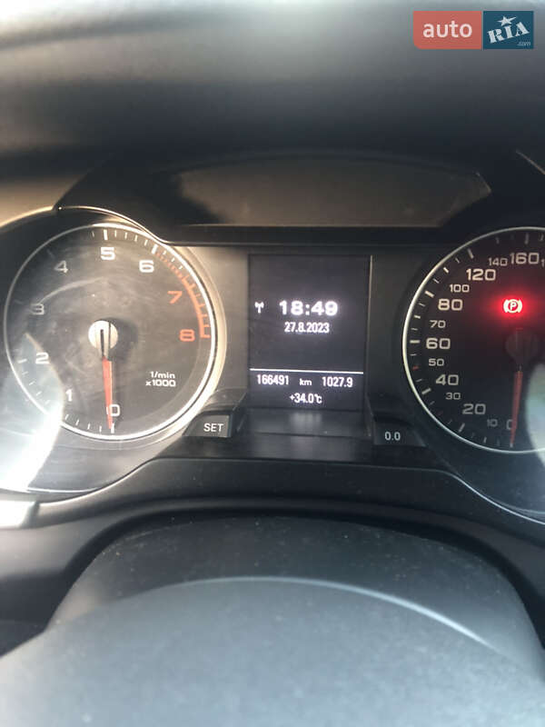 Седан Audi A4 2011 в Мукачево