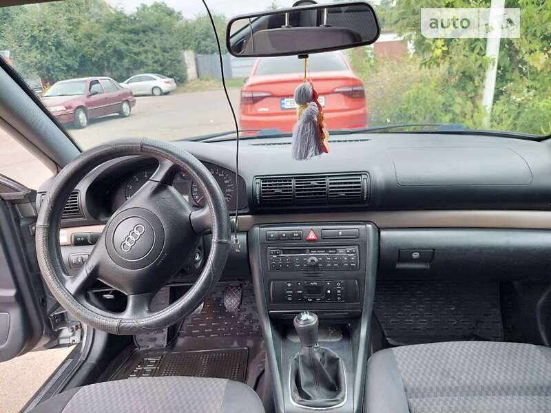 Универсал Audi A4 2001 в Славянске