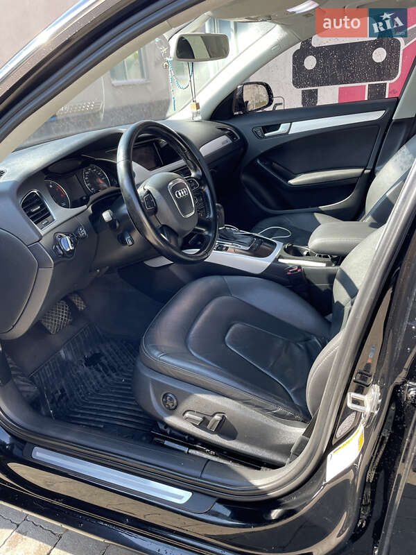 Седан Audi A4 2011 в Стрые