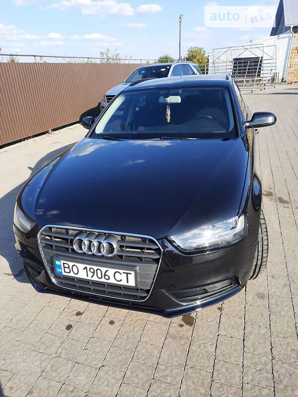 Универсал Audi A4 2012 в 