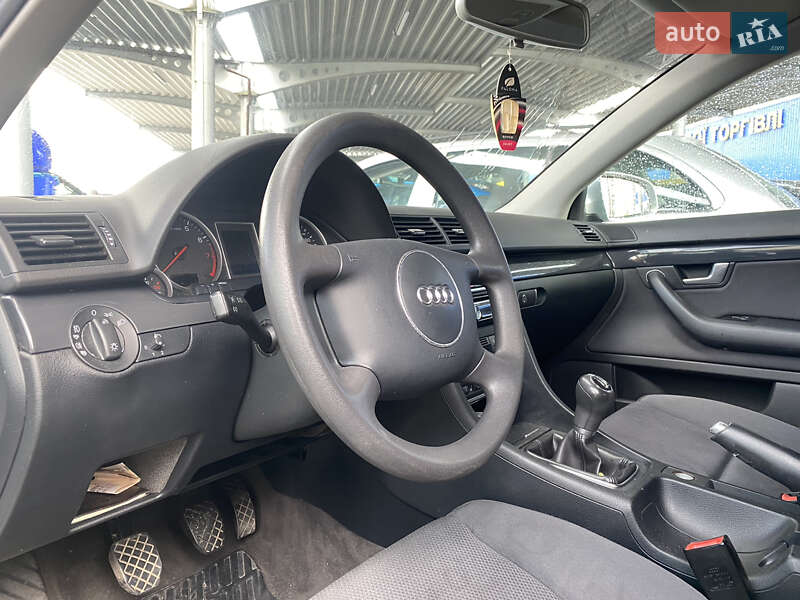 Седан Audi A4 2004 в Львове