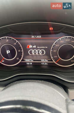 Универсал Audi A4 2017 в 