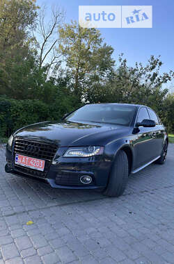 Седан Audi A4 2012 в Львове