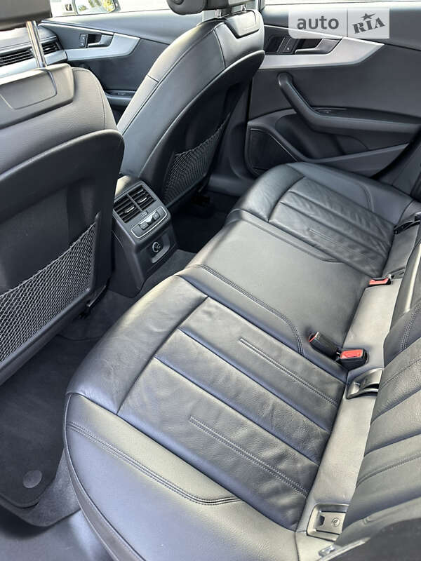 Седан Audi A4 2017 в Днепре