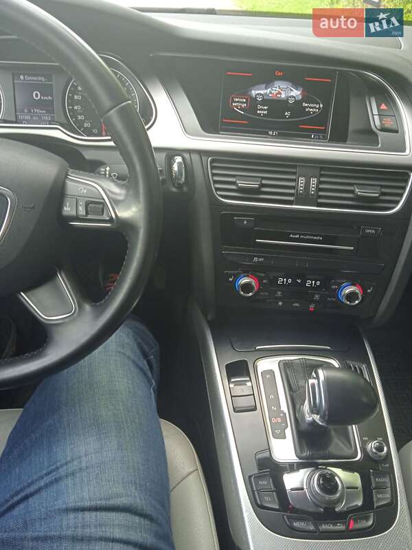 Седан Audi A4 2013 в Ровно