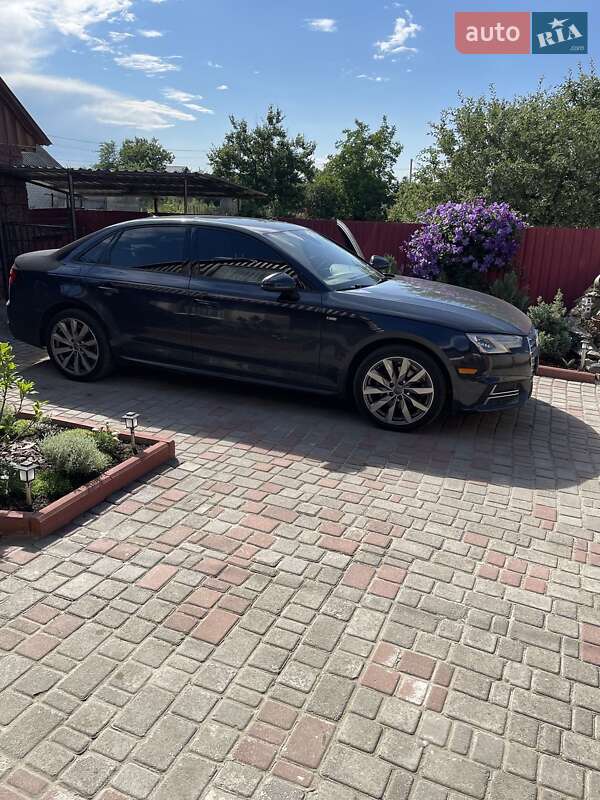 Седан Audi A4 2017 в Днепре