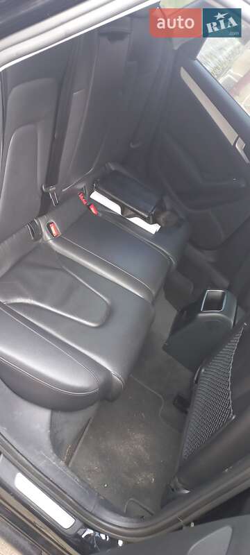 Седан Audi A4 2012 в Ровно