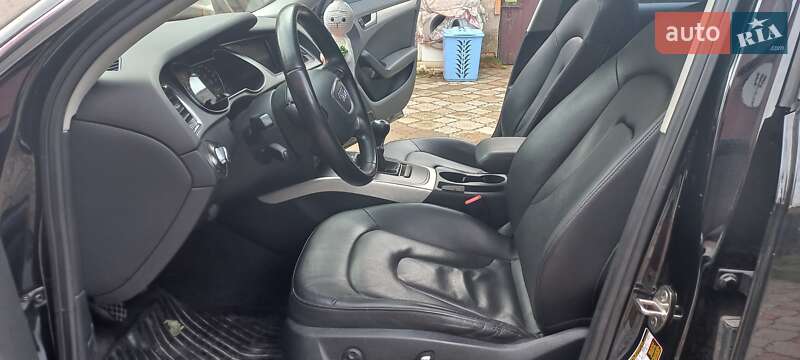 Седан Audi A4 2012 в Ровно