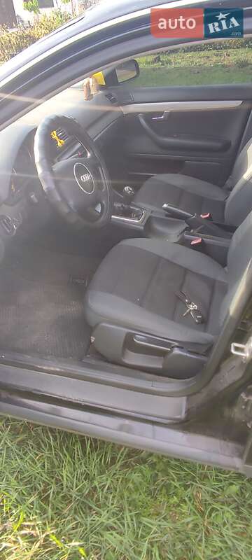 Седан Audi A4 2001 в Оржице