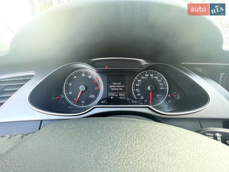 Седан Audi A4 2013 в Ивано-Франковске