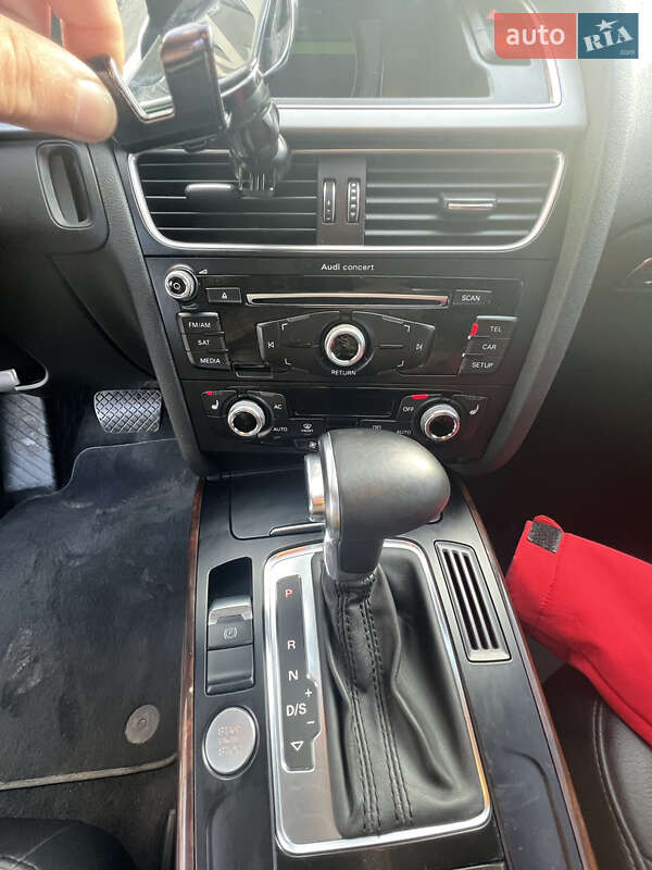 Седан Audi A4 2013 в Ивано-Франковске