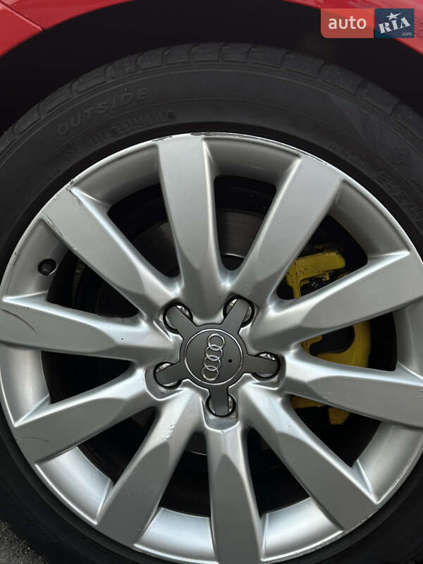 Седан Audi A4 2013 в Львове