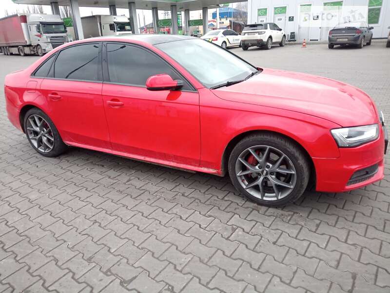 Седан Audi A4 2014 в Луцке