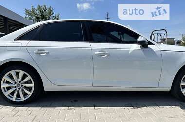 Седан Audi A4 2016 в 