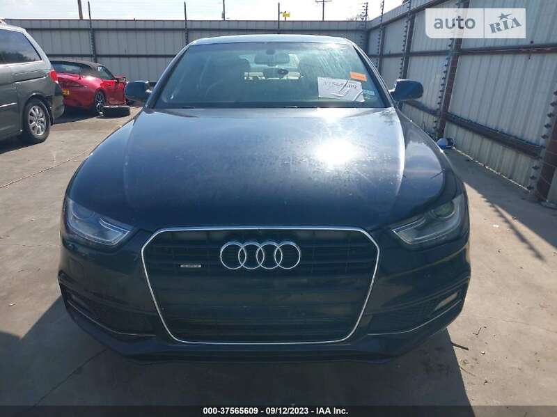 Седан Audi A4 2015 в Львове