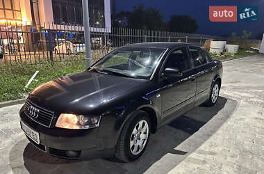 Седан Audi A4 2004 в 