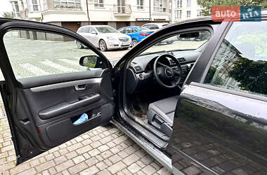 Седан Audi A4 2004 в 