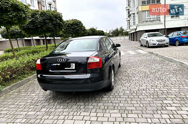 Седан Audi A4 2004 в 