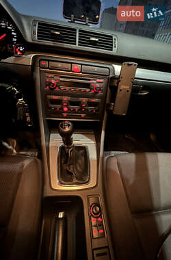 Седан Audi A4 2004 в 