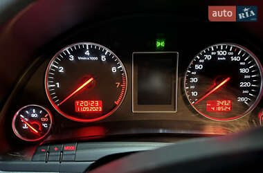 Седан Audi A4 2004 в 
