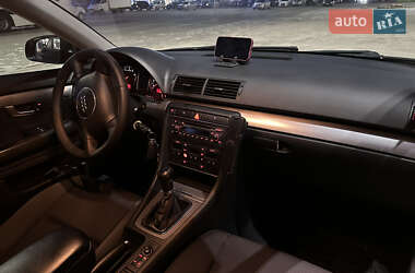 Седан Audi A4 2004 в 