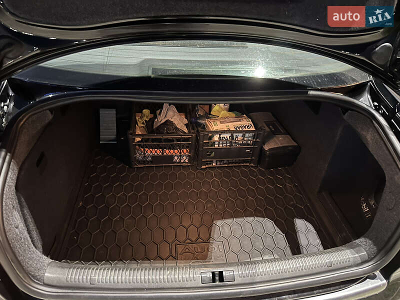 Седан Audi A4 2004 в Івано-Франківську