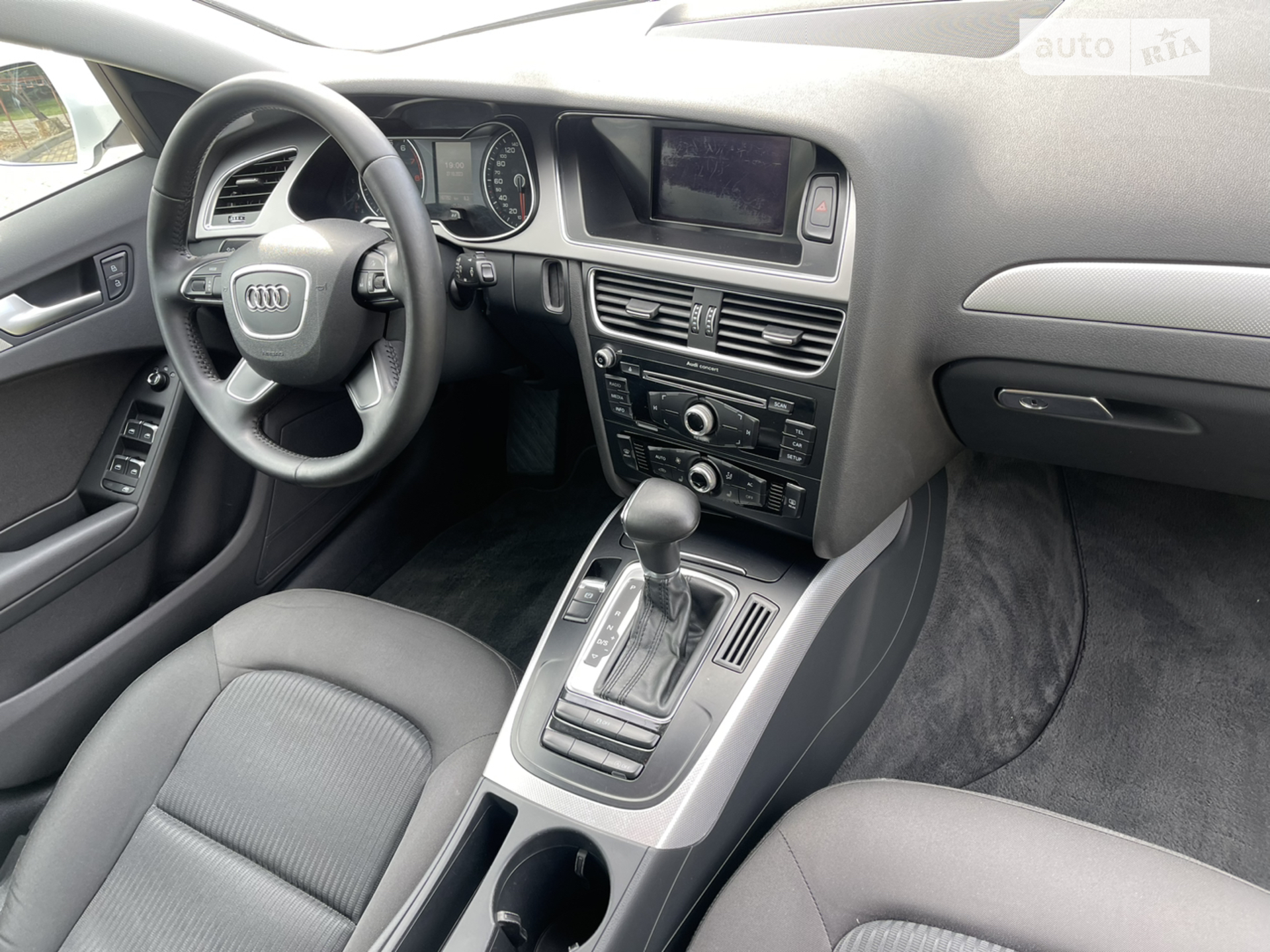 2012 Audi A4 - мініатюра 25