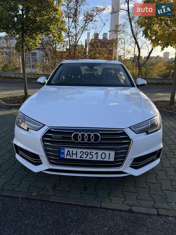 Седан Audi A4 2016 в 