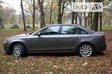 Седан Audi A4 2014 в Ямполе