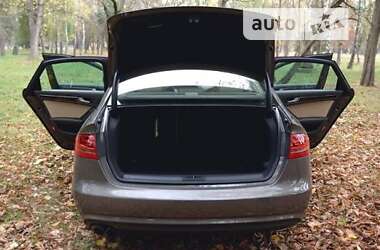 Седан Audi A4 2014 в Ямполе