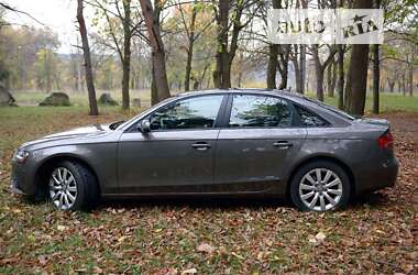 Седан Audi A4 2014 в Ямполе