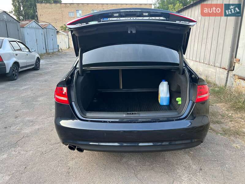 Седан Audi A4 2013 в Днепре