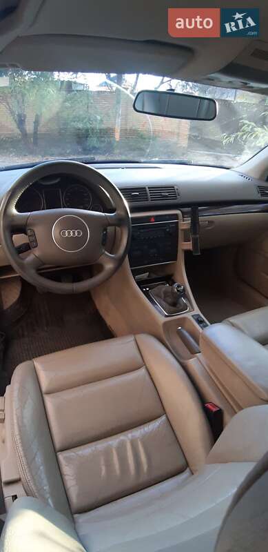 Седан Audi A4 2001 в Киеве