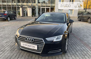 Седан Audi A4 2016 в Киеве