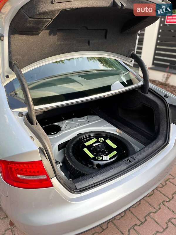 Седан Audi A4 2013 в Киеве