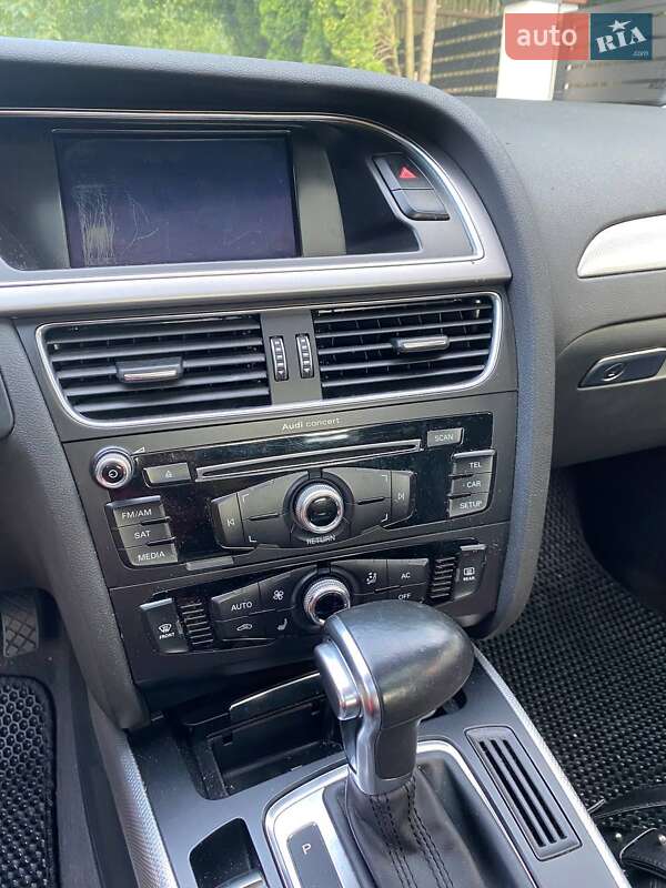 Седан Audi A4 2013 в Киеве