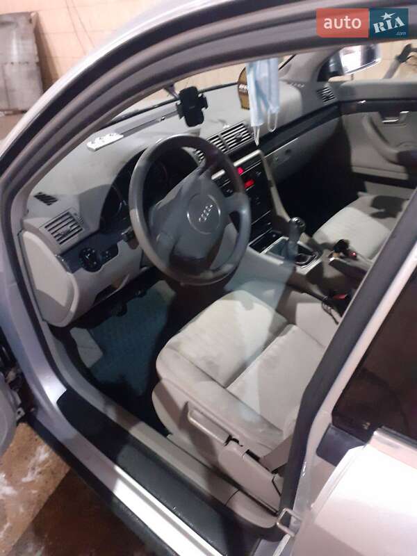 Универсал Audi A4 2002 в Ровно