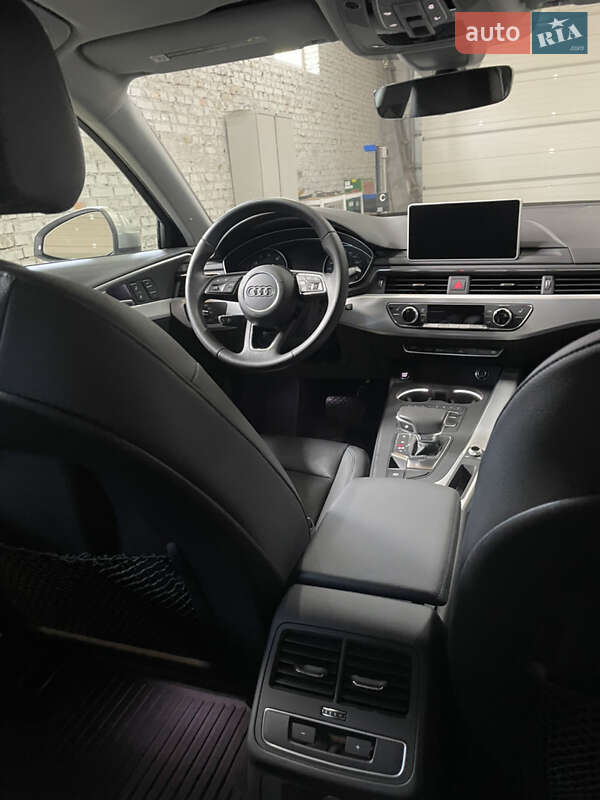 Седан Audi A4 2016 в Сокалі