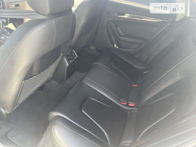 Седан Audi A4 2015 в Яремче