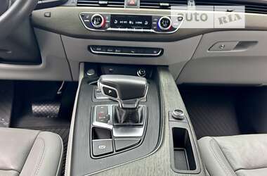 Седан Audi A4 2018 в 