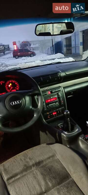 Универсал Audi A4 1999 в Раздельной