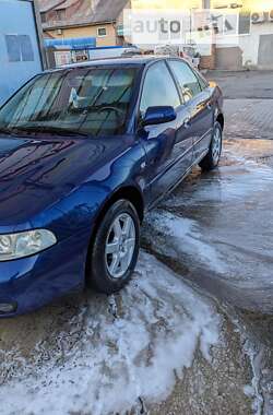 Седан Audi A4 2000 в Виноградове